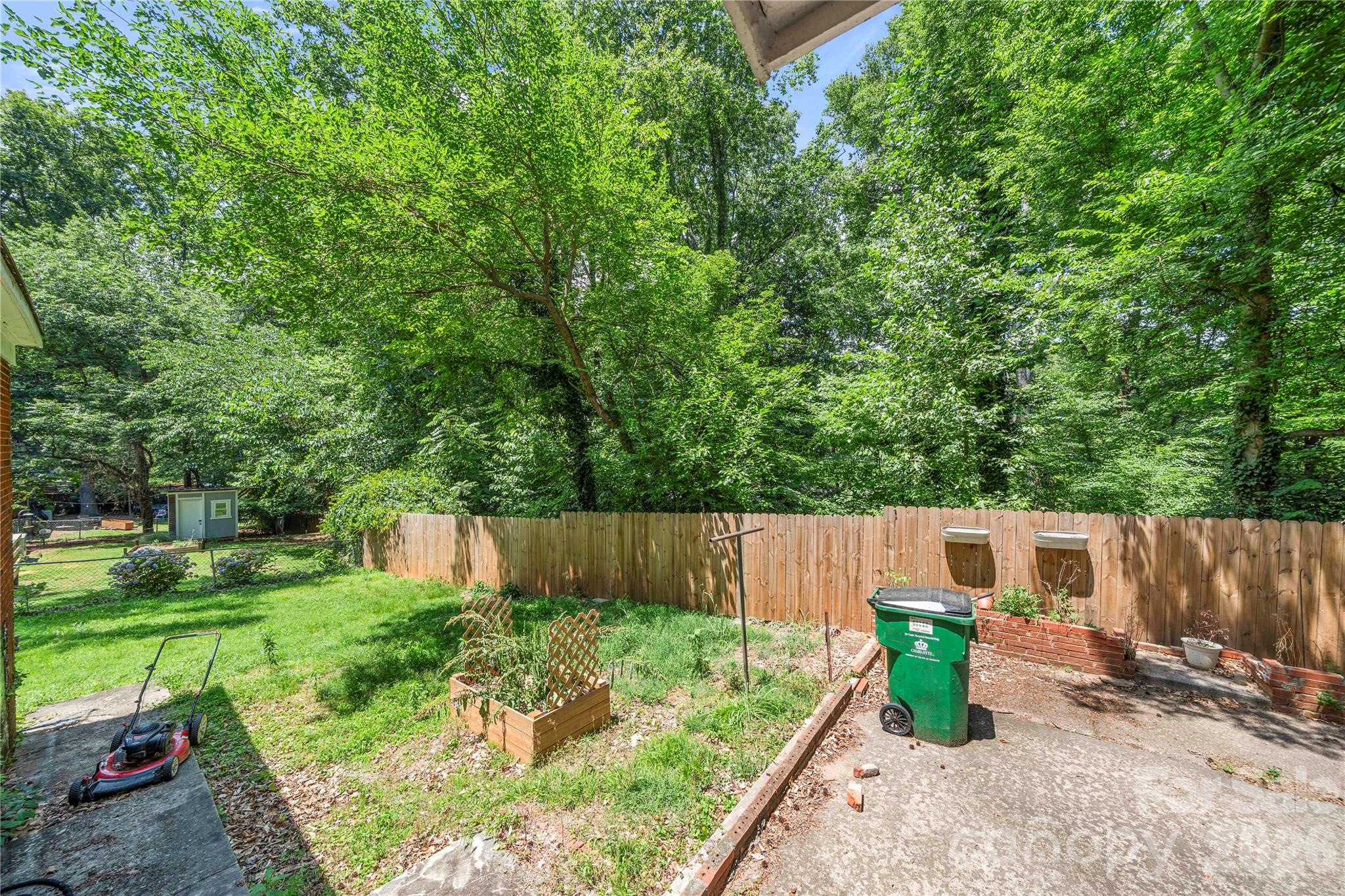 5027 Erickson Road — Charlotte