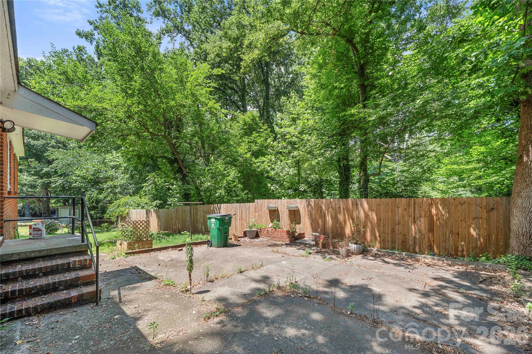 5027 Erickson Road — Charlotte
