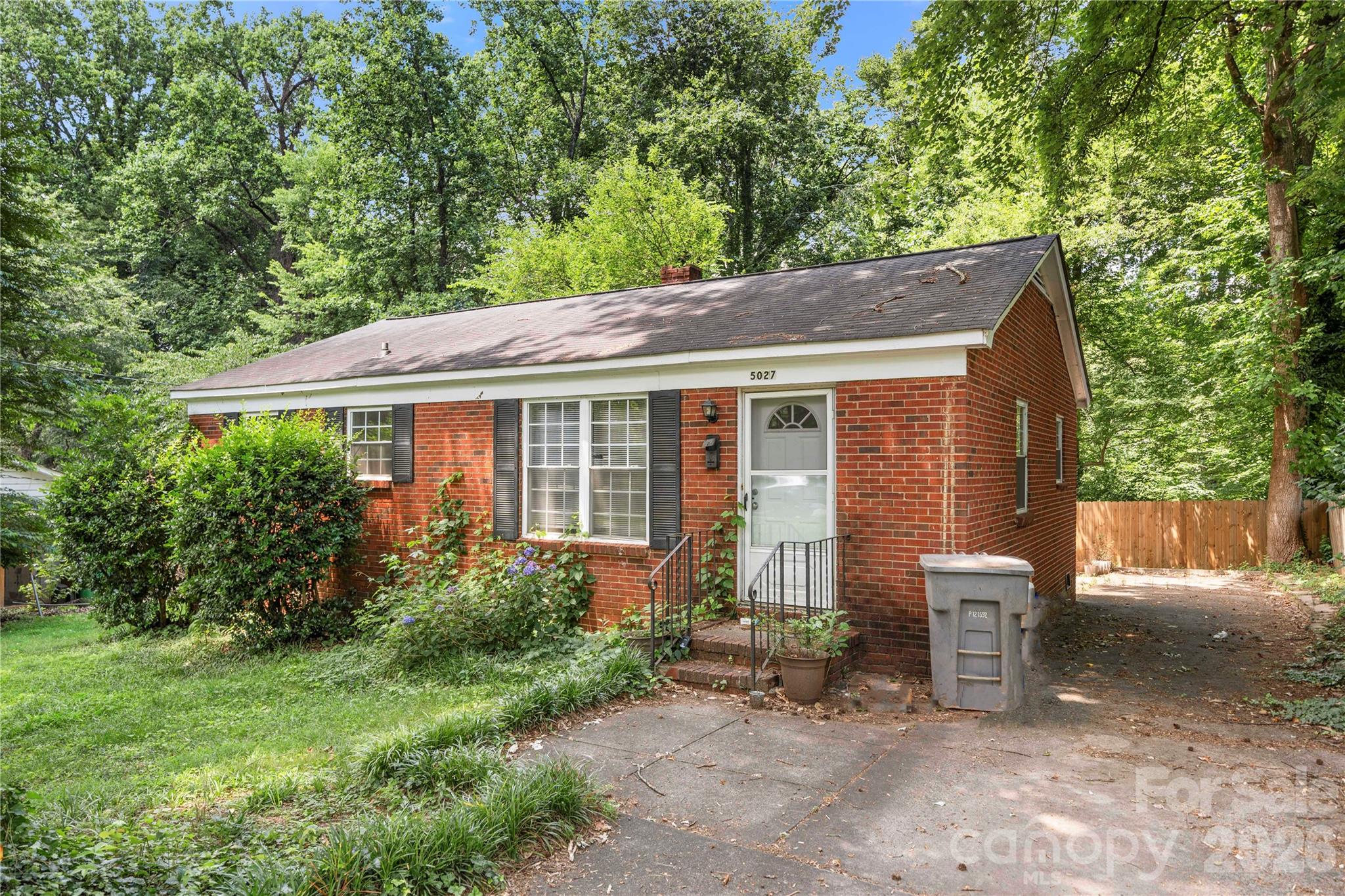 5027 Erickson Road — Charlotte