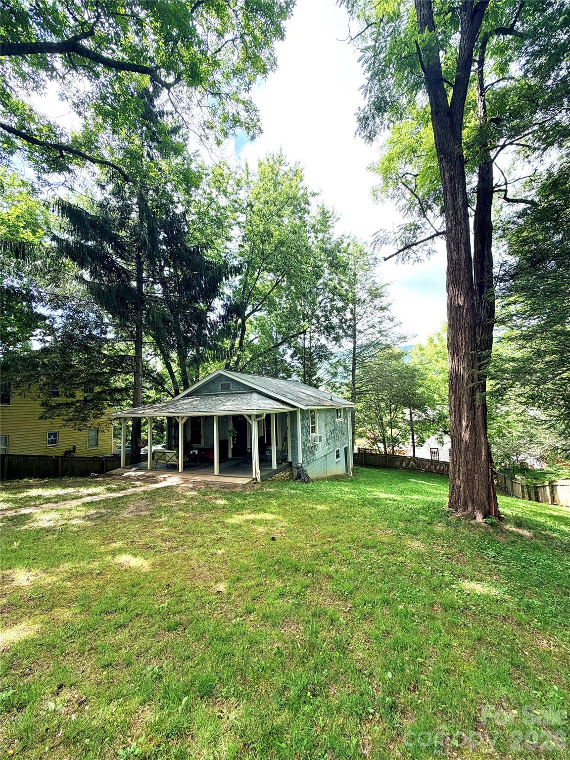 14 Border Street — Black Mountain