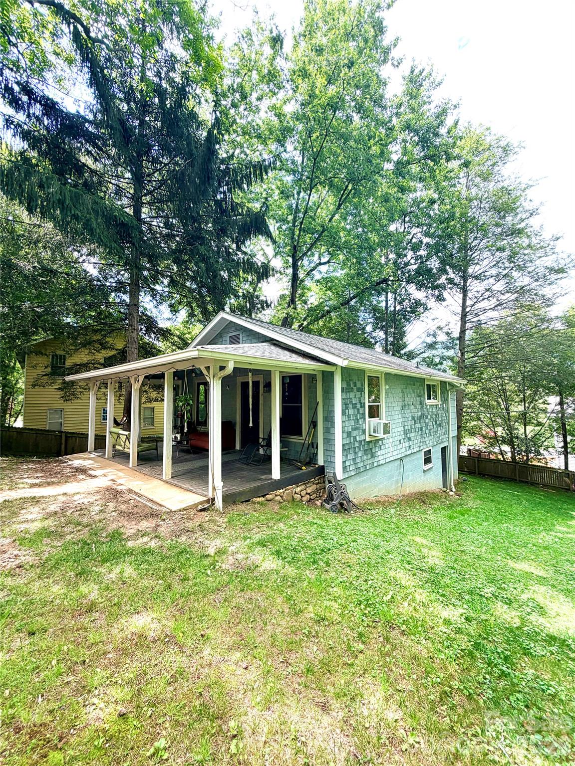 14 Border Street — Black Mountain
