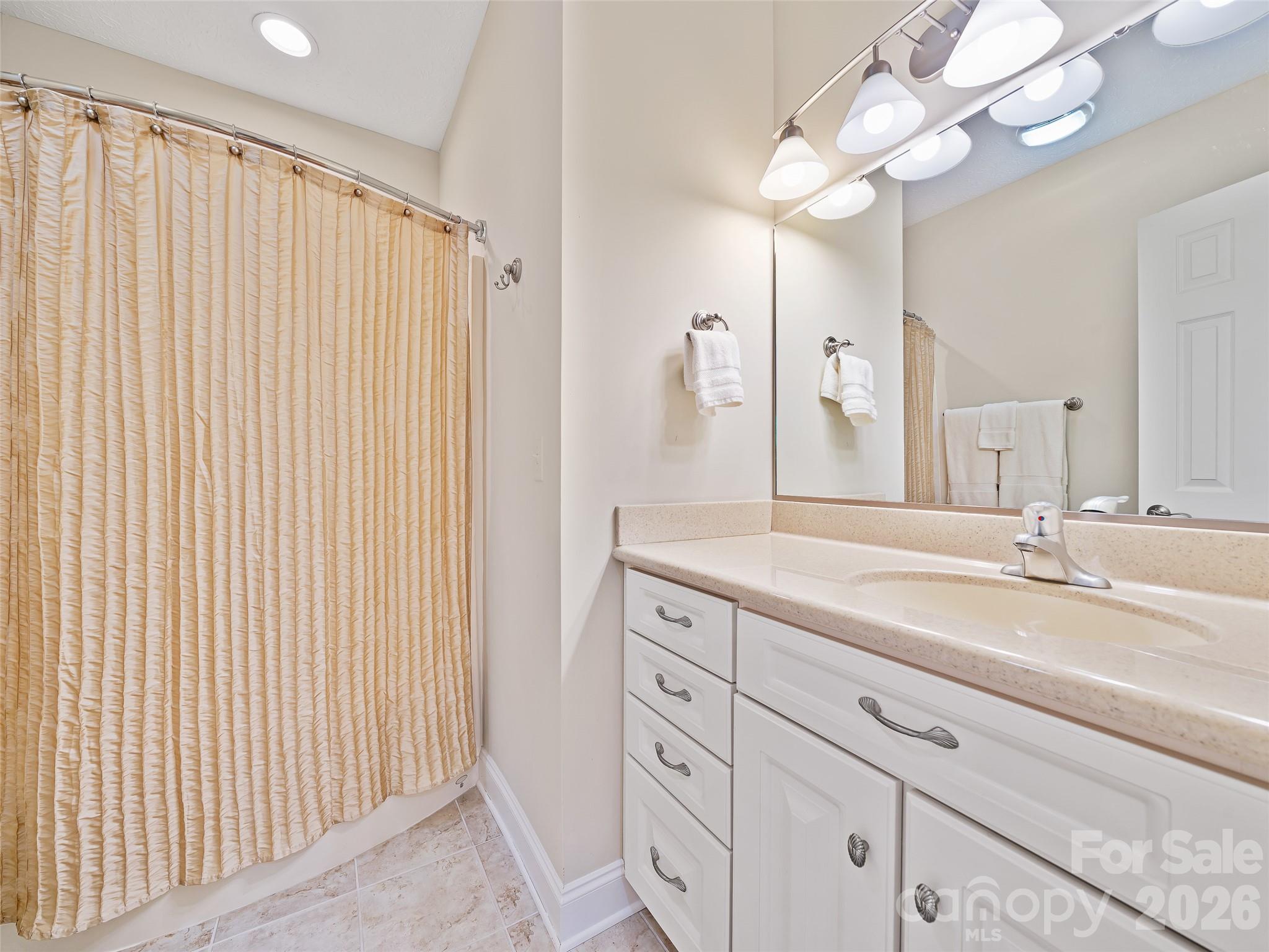 67 Ashefield Court — Hendersonville