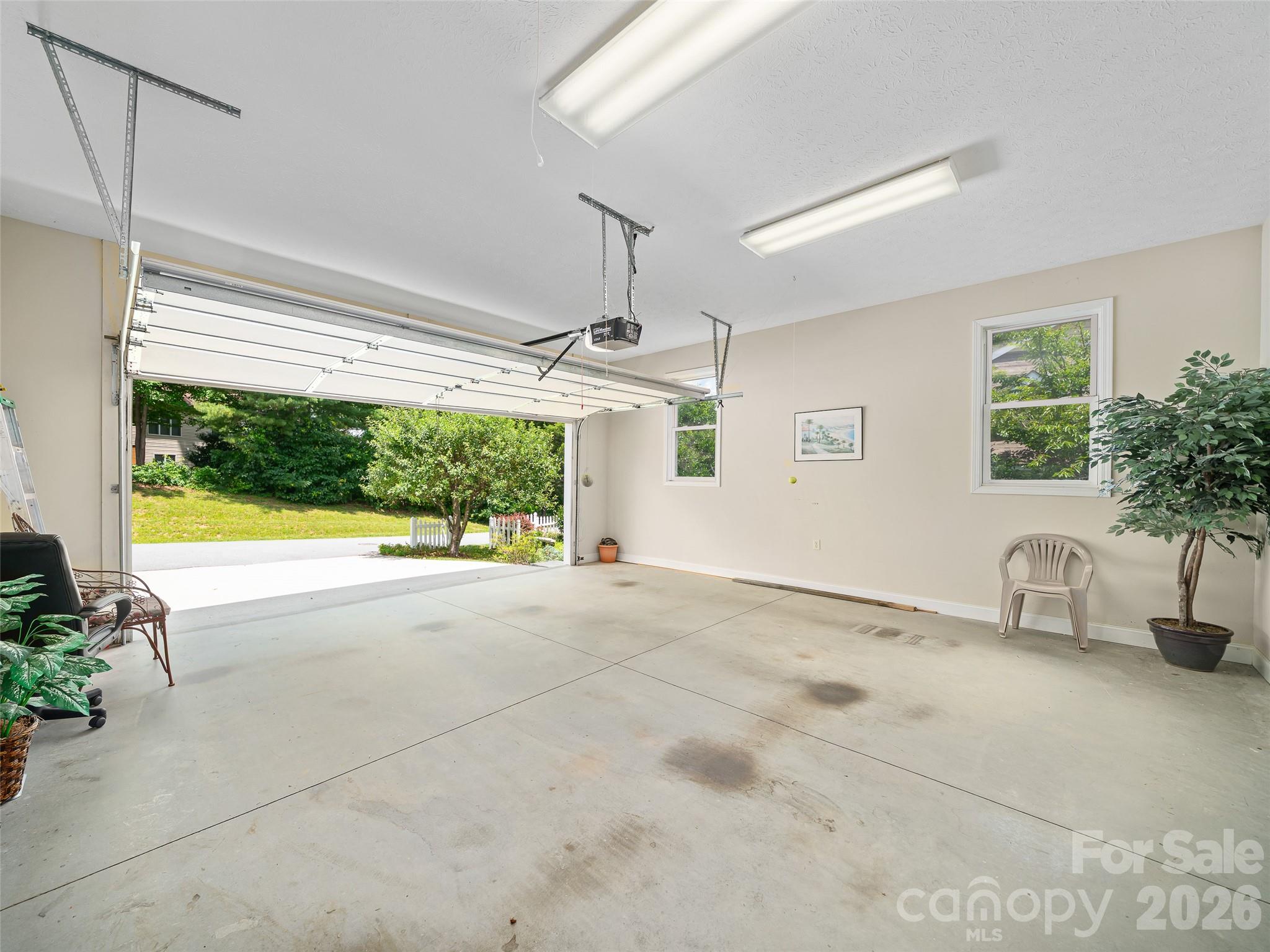 67 Ashefield Court — Hendersonville
