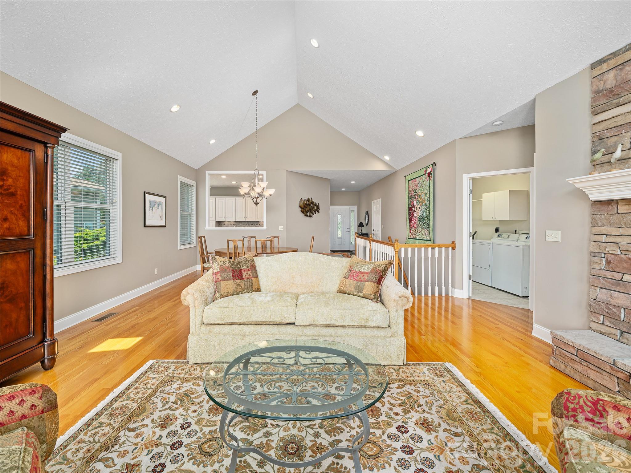 67 Ashefield Court — Hendersonville