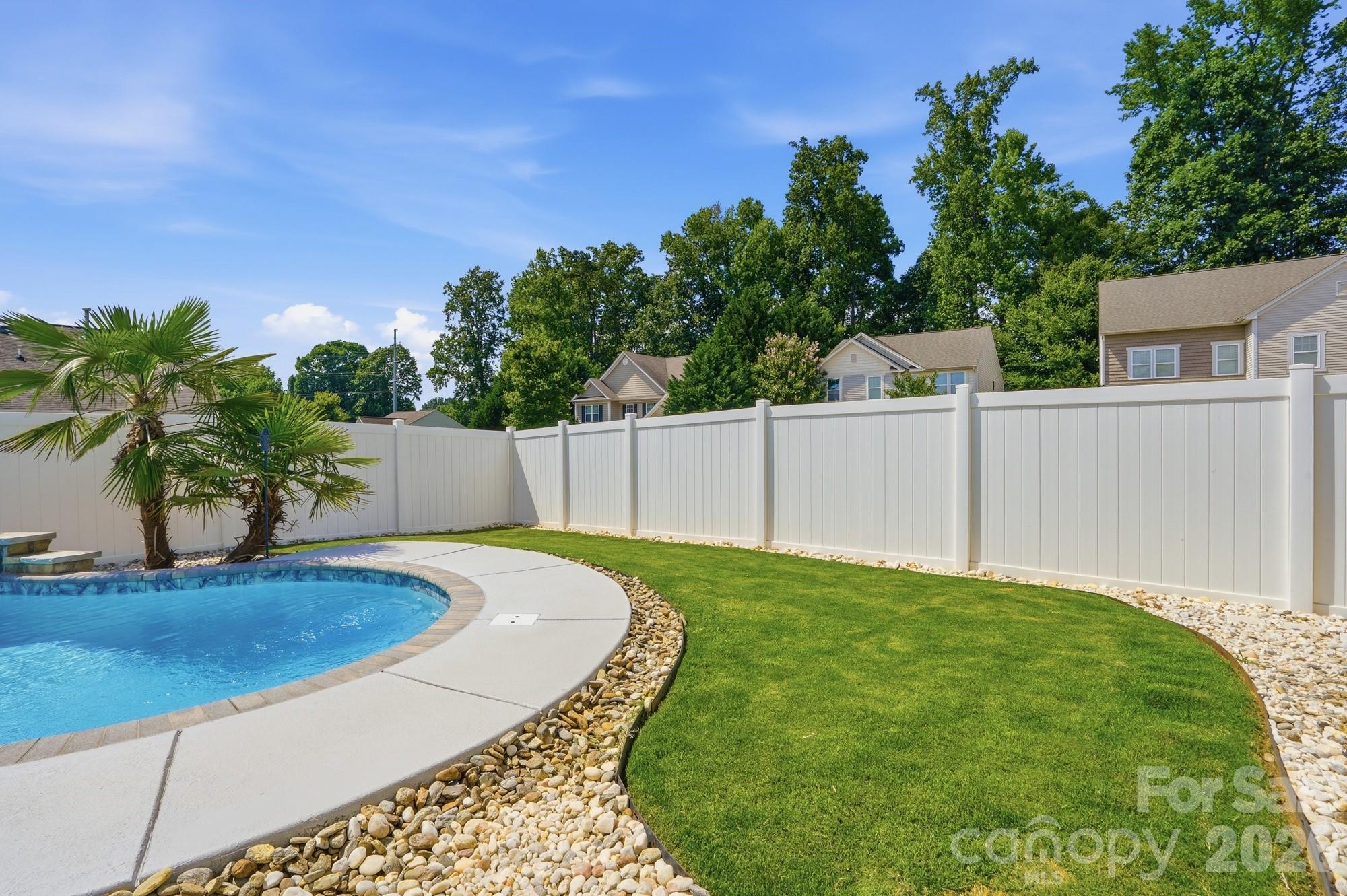125 Louden Drive — Mooresville