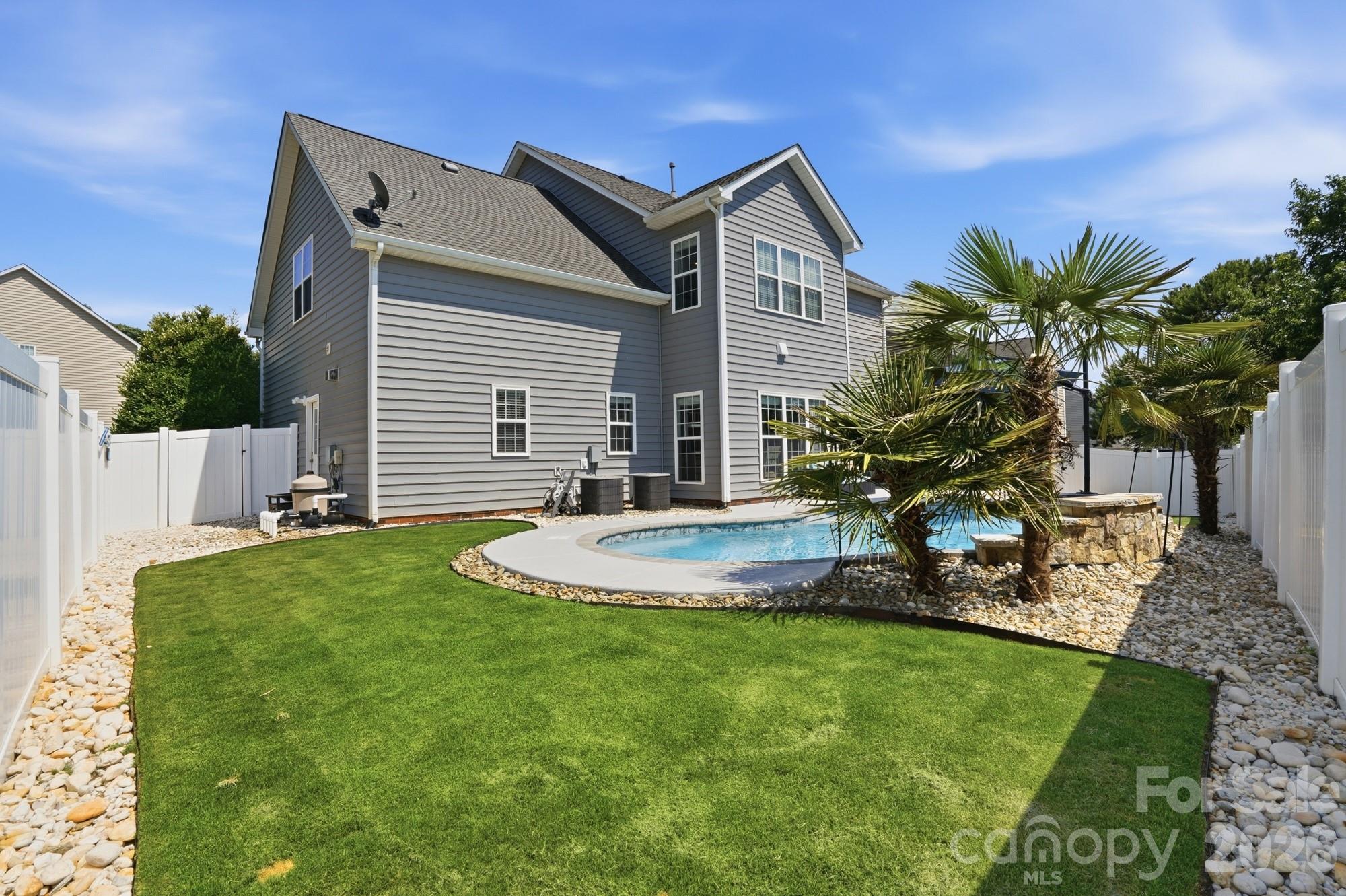 125 Louden Drive — Mooresville