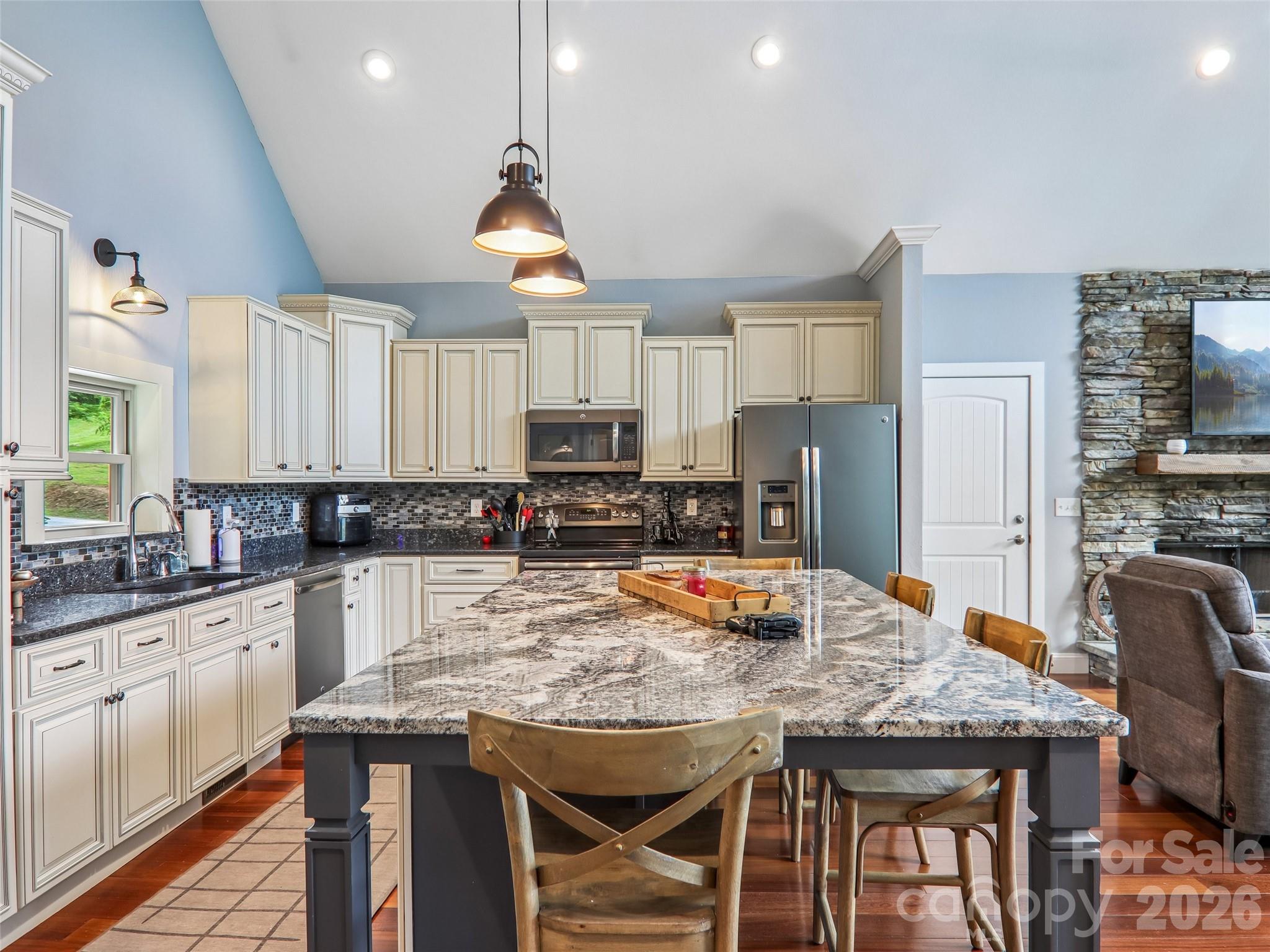 77 Willow Stone Way — Hendersonville