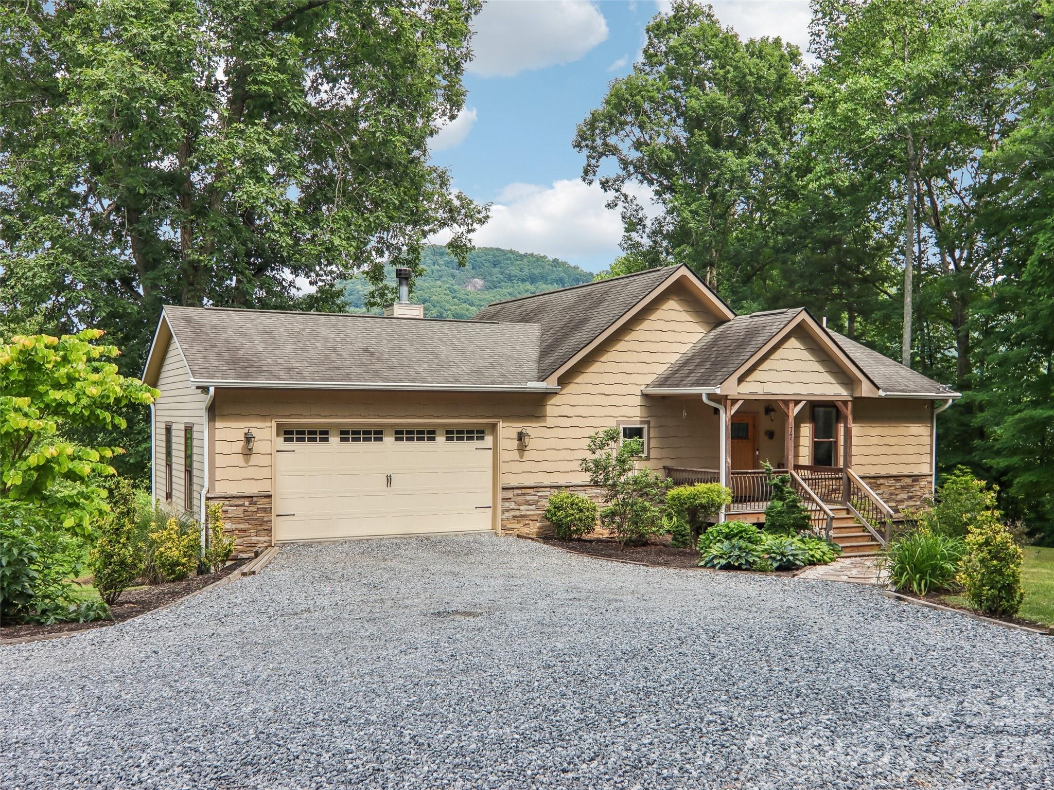 77 Willow Stone Way — Hendersonville