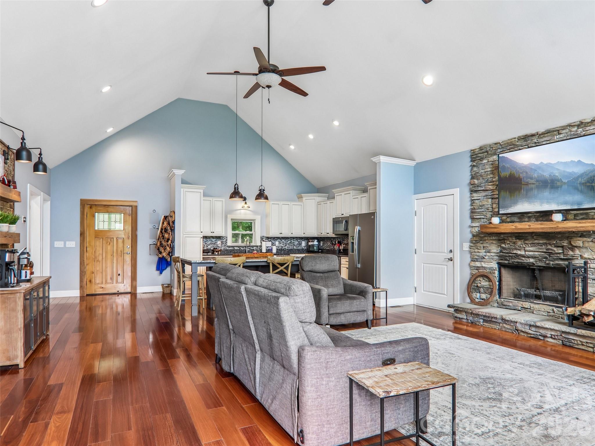 77 Willow Stone Way — Hendersonville