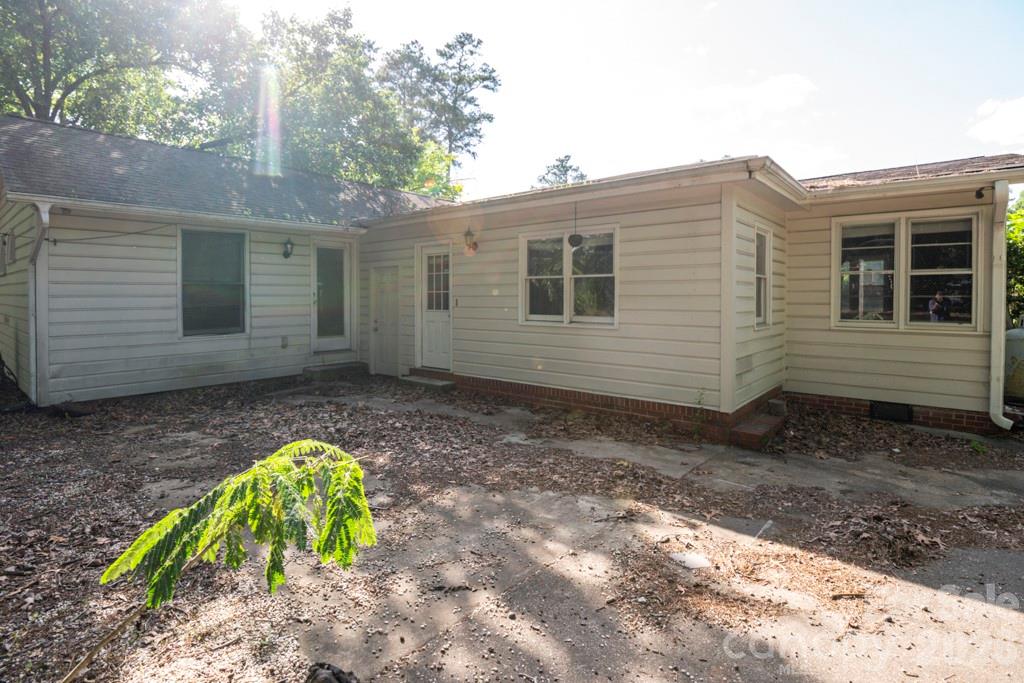 1809 Manteo Street — Fayetteville
