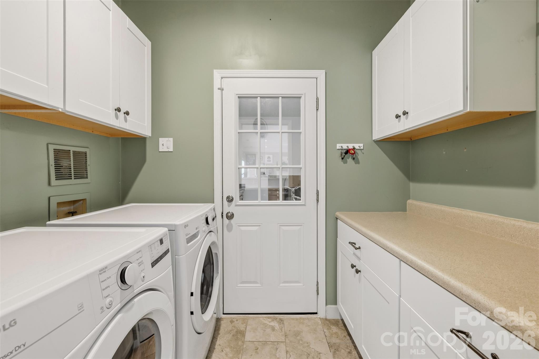 6202 Hickory Cove Lane — Charlotte