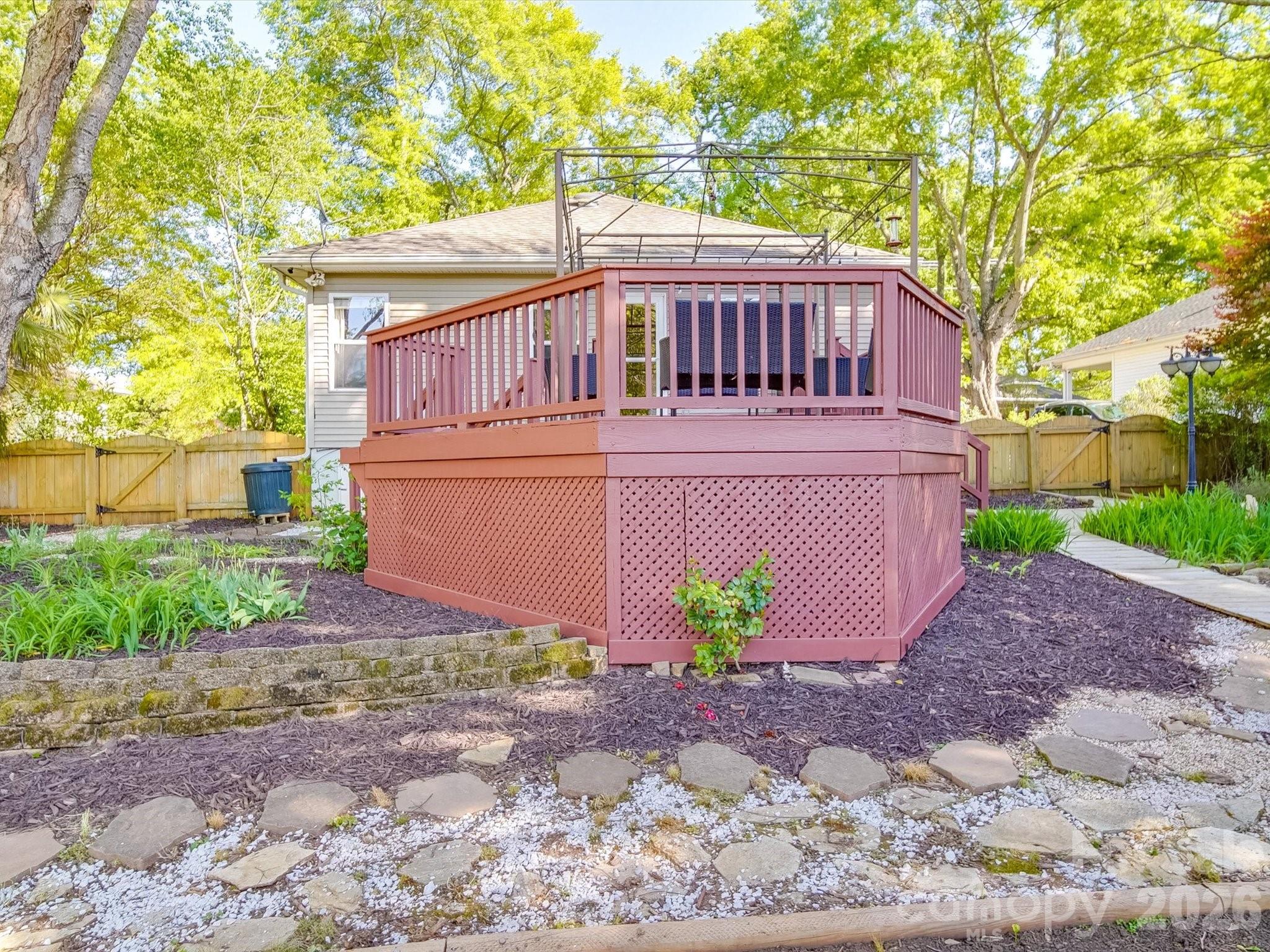 215 6th Street — Belmont