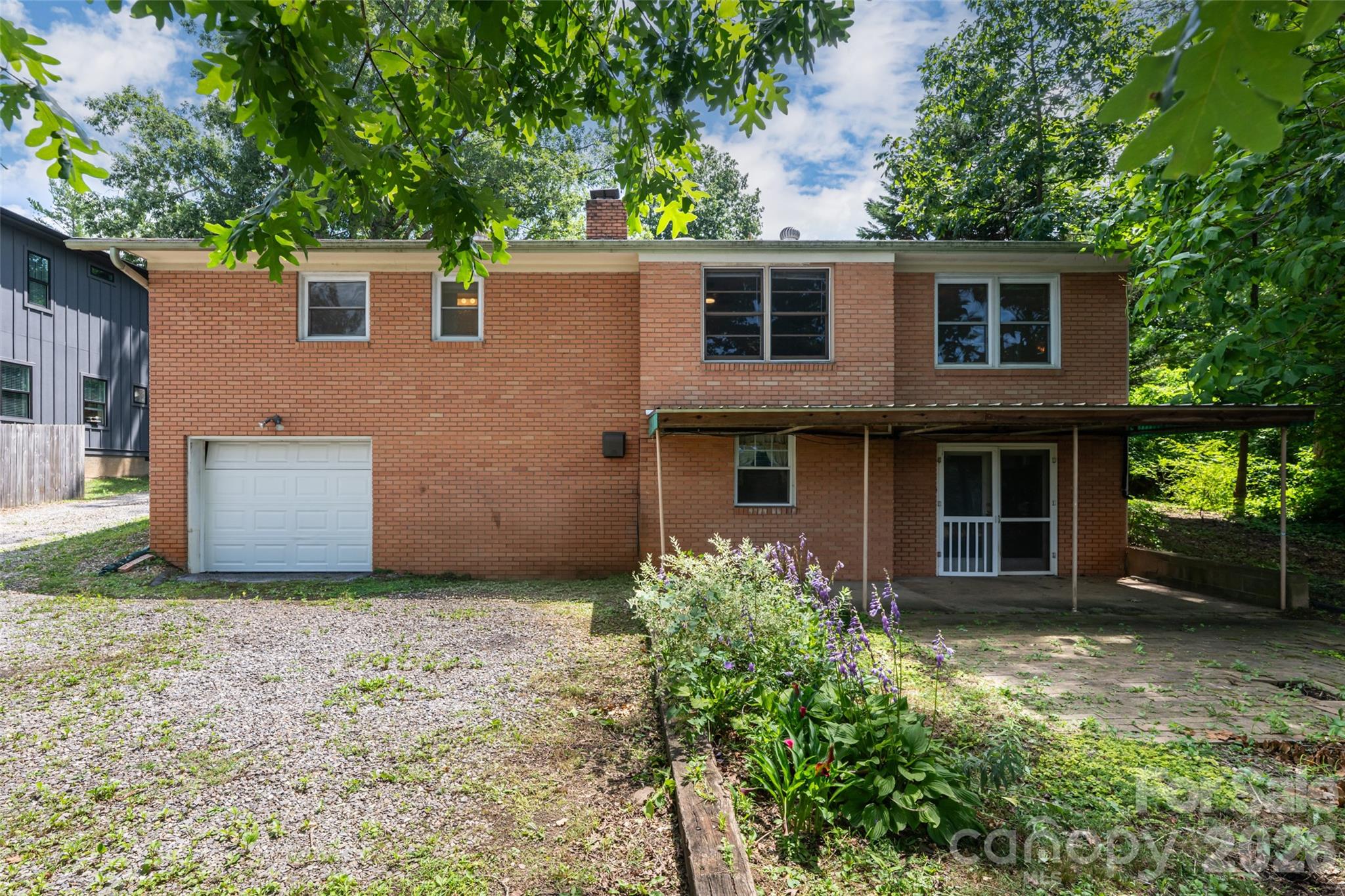 52 Blake Drive — Arden