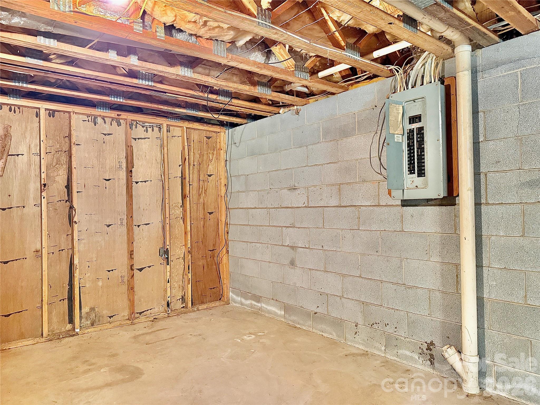 185 Dulaney Drive — Nebo