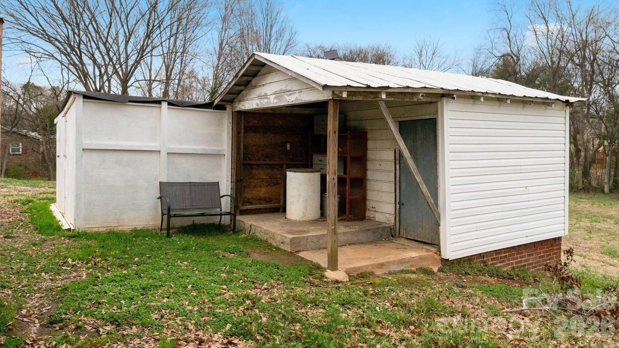 5016 Clearwater Lake Road — Mount Holly