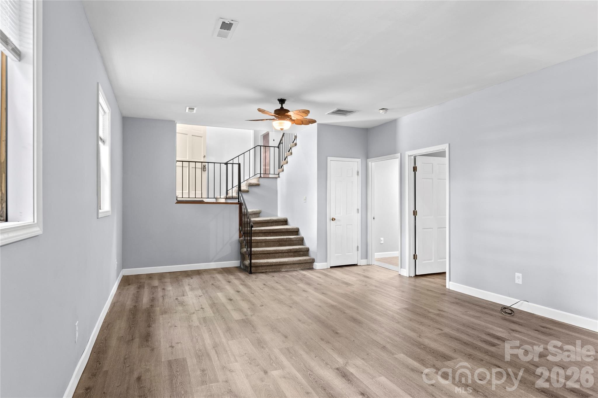 1106 Kelwyn Lane — Lewisville