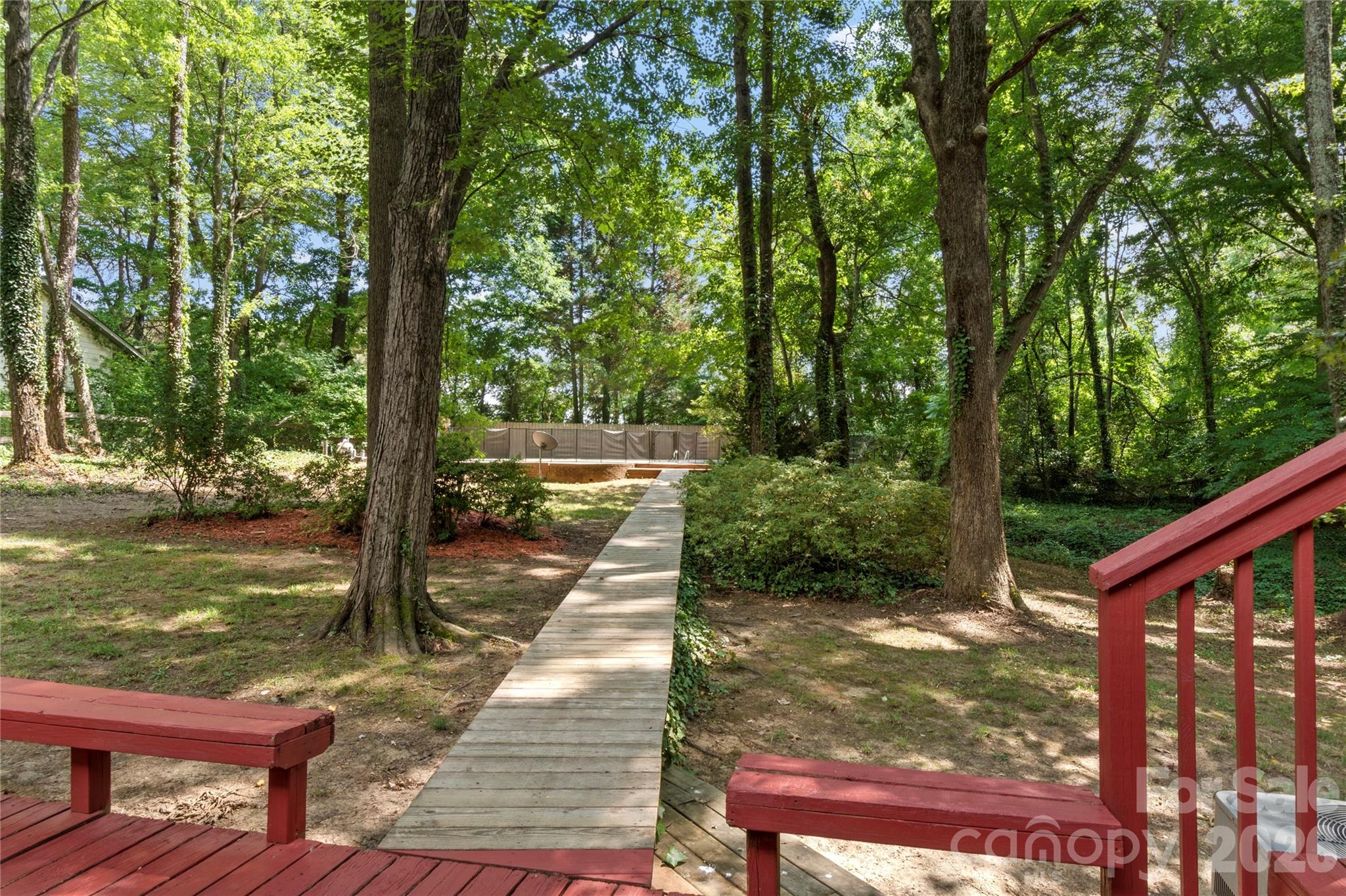 1106 Kelwyn Lane — Lewisville