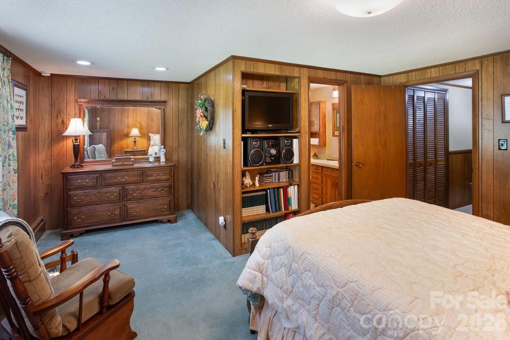 293 Dillardtown Road — Sylva