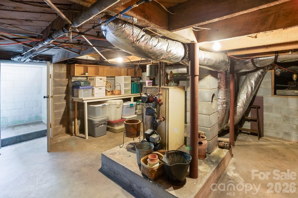 293 Dillardtown Road — Sylva