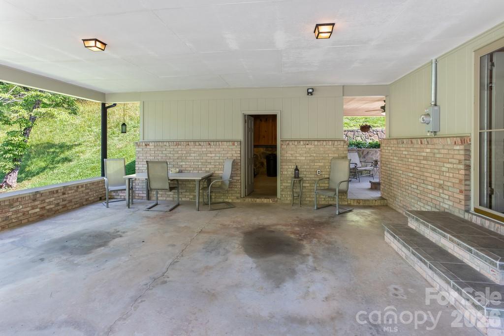 293 Dillardtown Road — Sylva