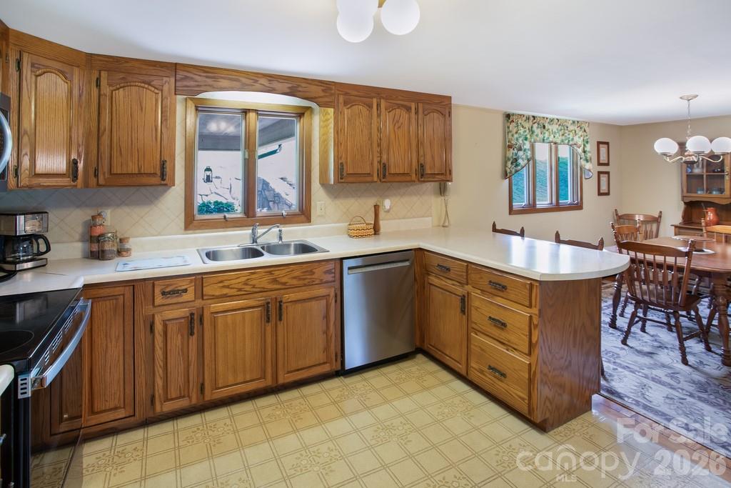293 Dillardtown Road — Sylva