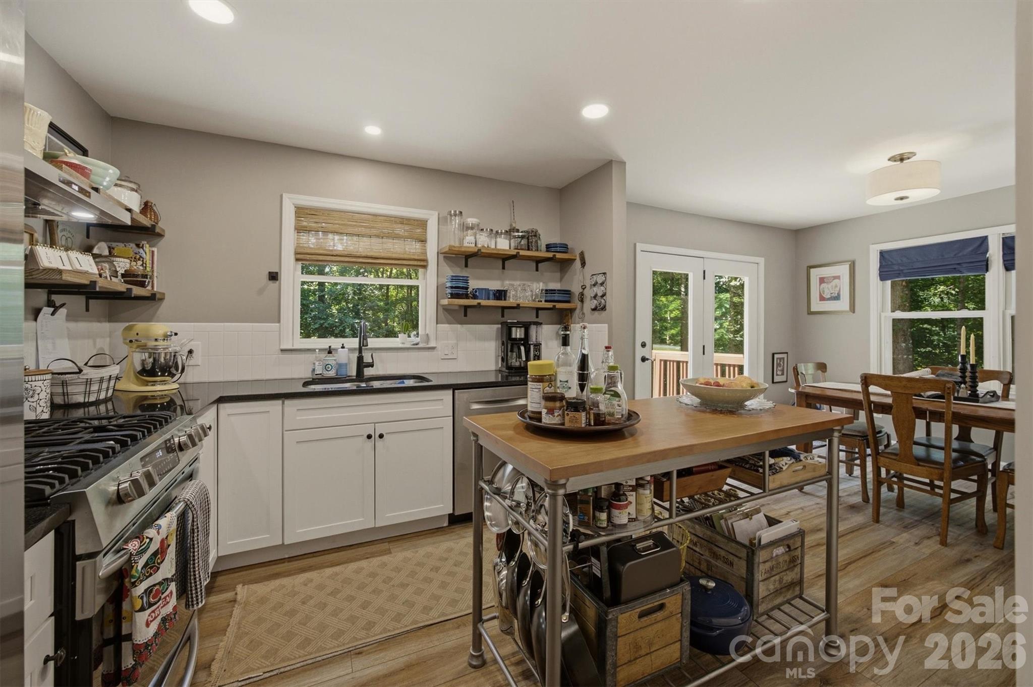 104 Oakwood Drive — Morganton