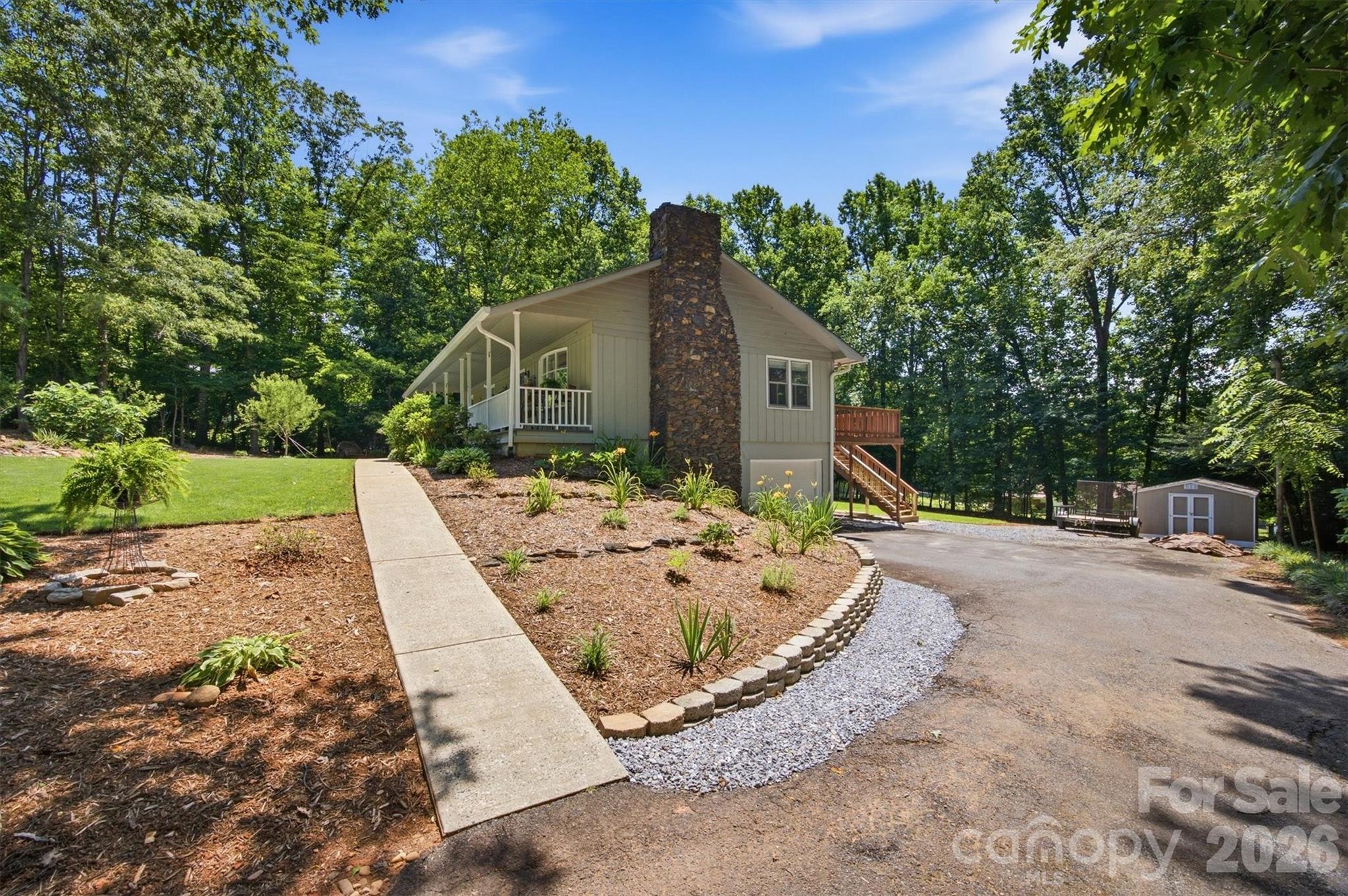 104 Oakwood Drive — Morganton