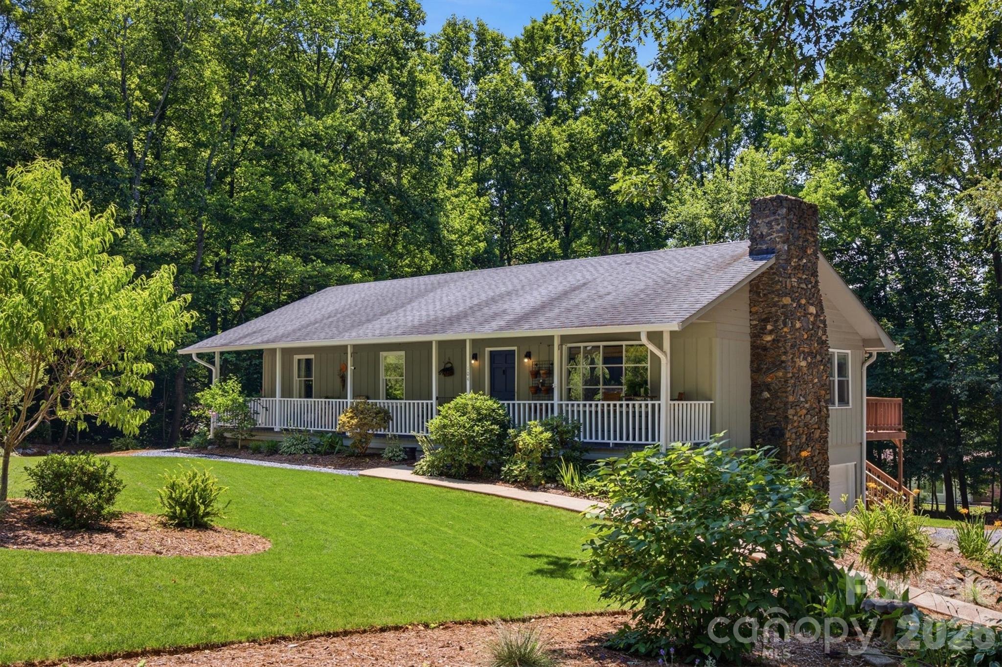 104 Oakwood Drive — Morganton