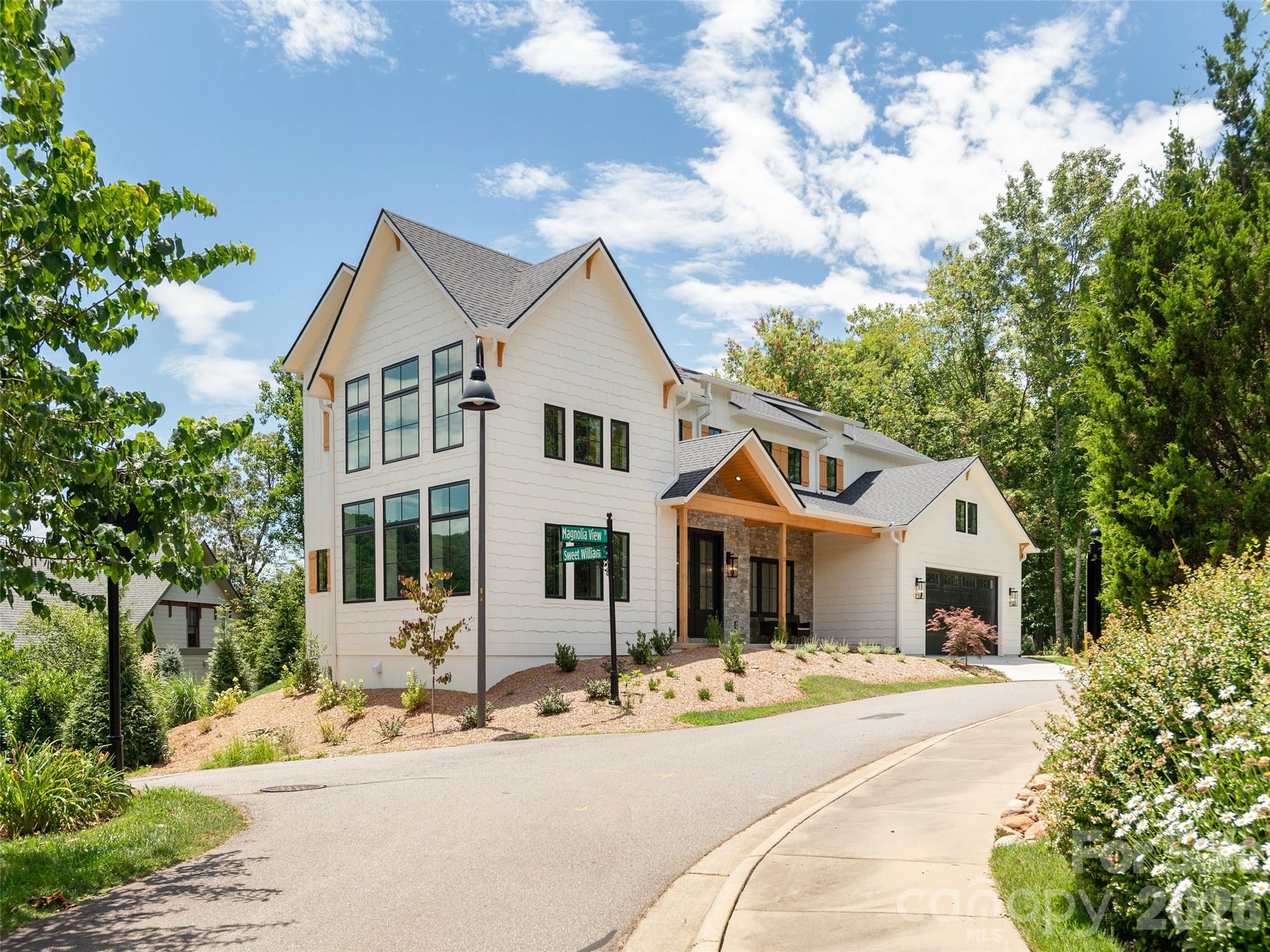 11 Magnolia View Trail — Asheville