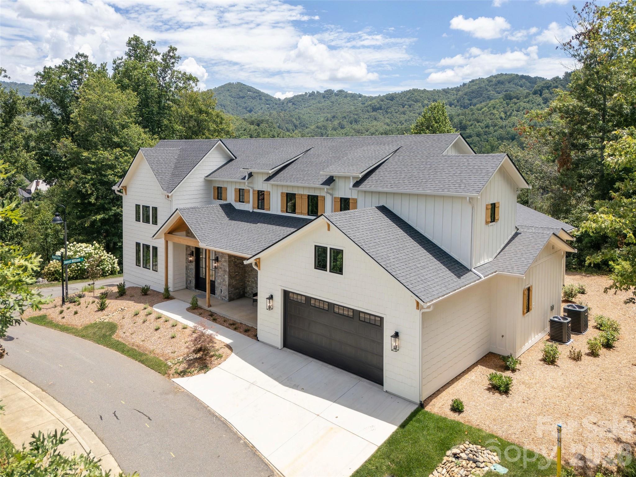 11 Magnolia View Trail — Asheville