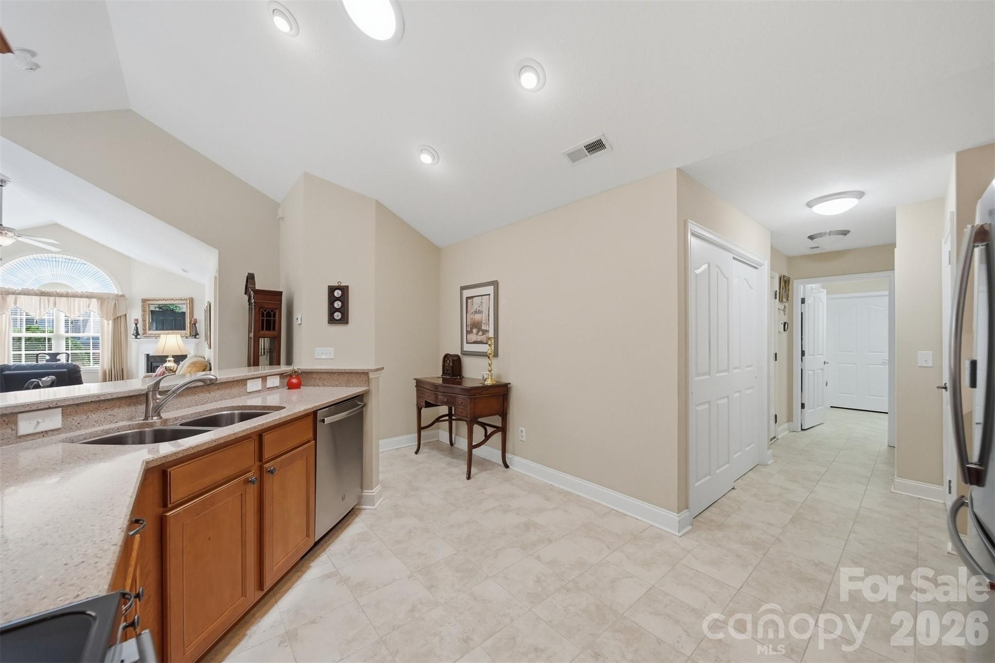 808-C Wynnshire Drive — Hickory