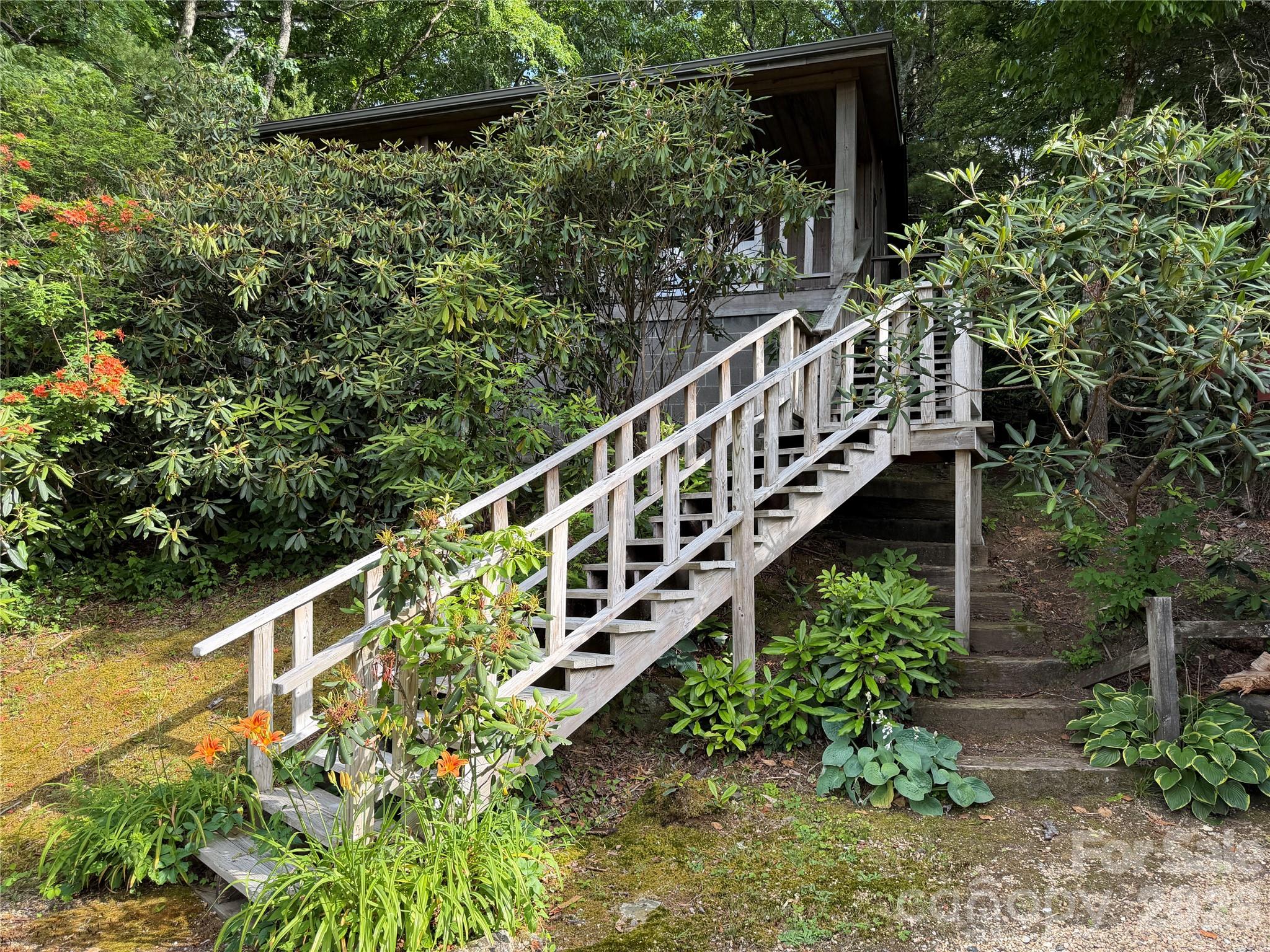 225 High Ridge Road — Little Switzerland