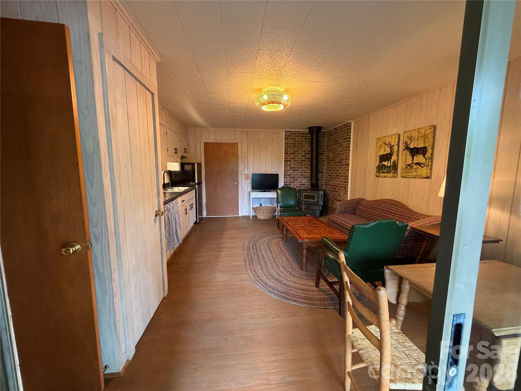 225 High Ridge Road — Little Switzerland