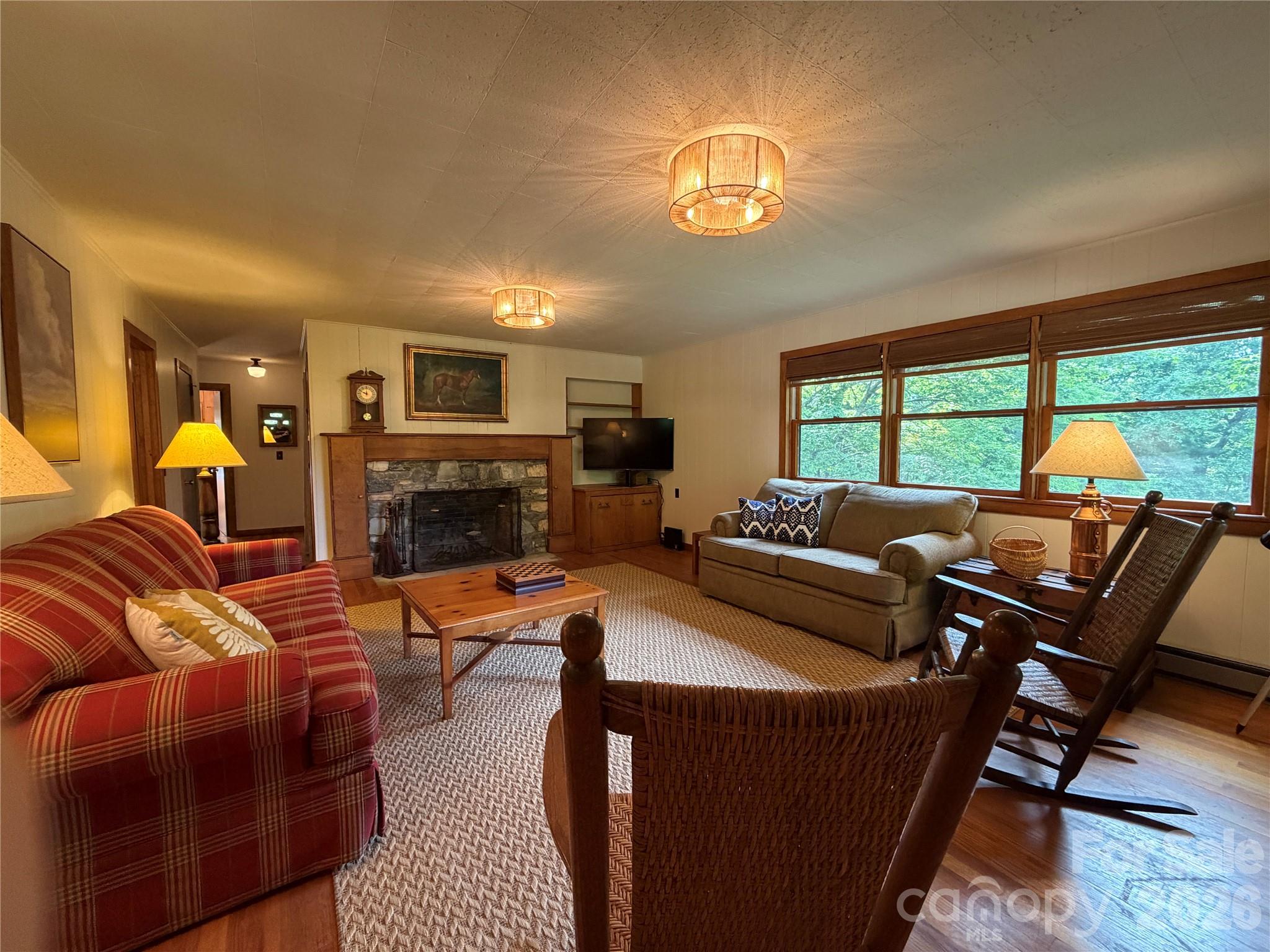 225 High Ridge Road — Little Switzerland