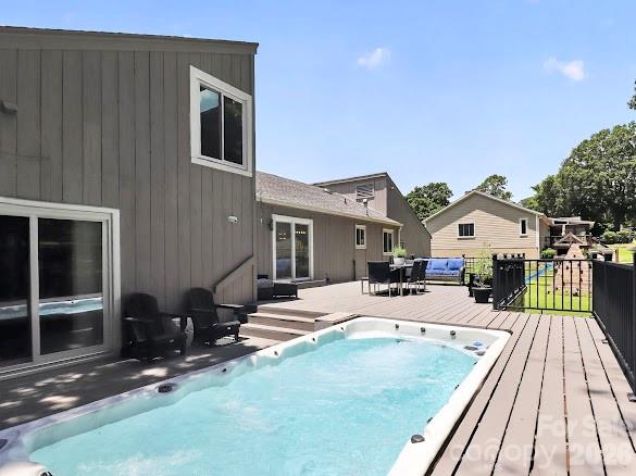 8401 Raintree Lane — Charlotte