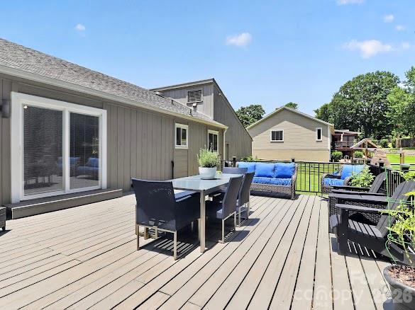 8401 Raintree Lane — Charlotte