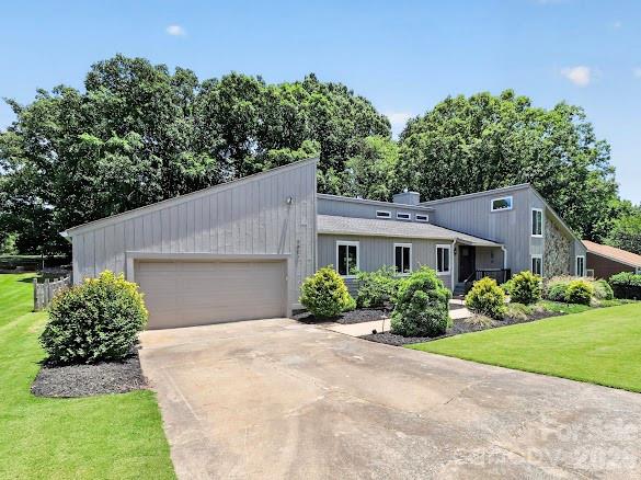8401 Raintree Lane — Charlotte