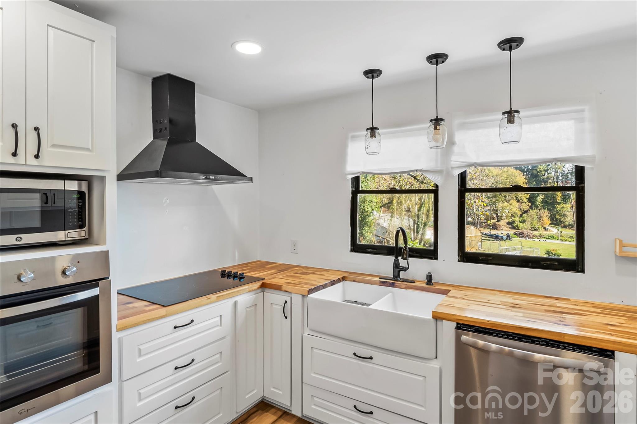 325 Dogwood Lane — Marion