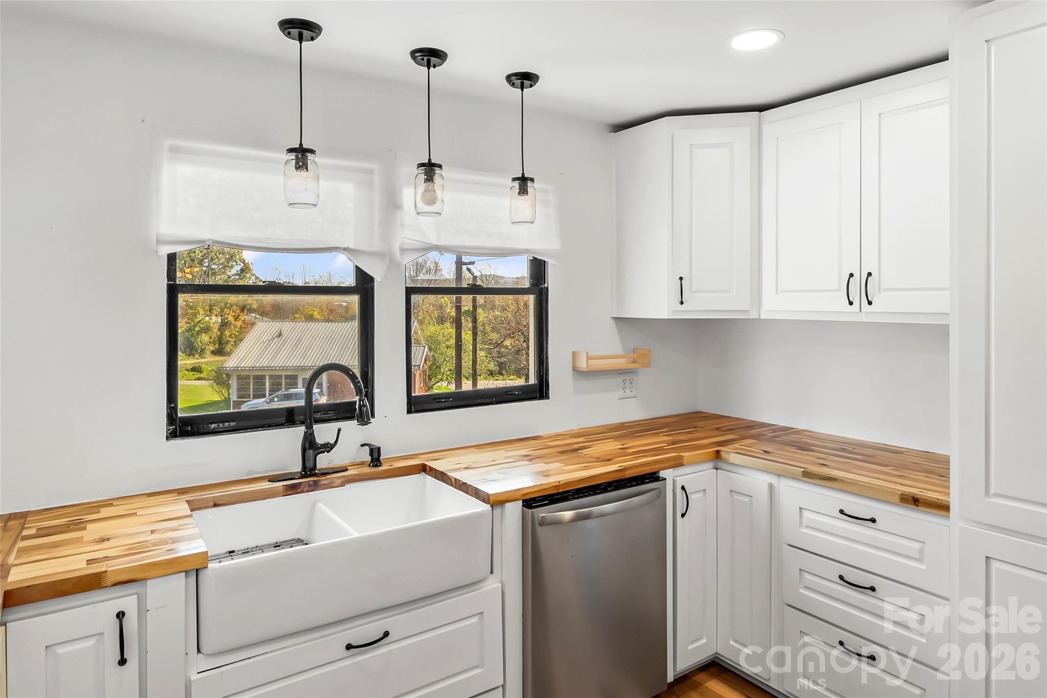 325 Dogwood Lane — Marion