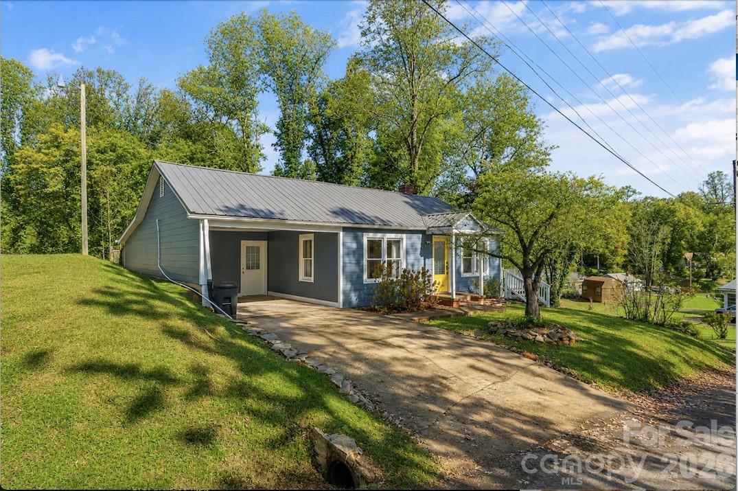 325 Dogwood Lane — Marion