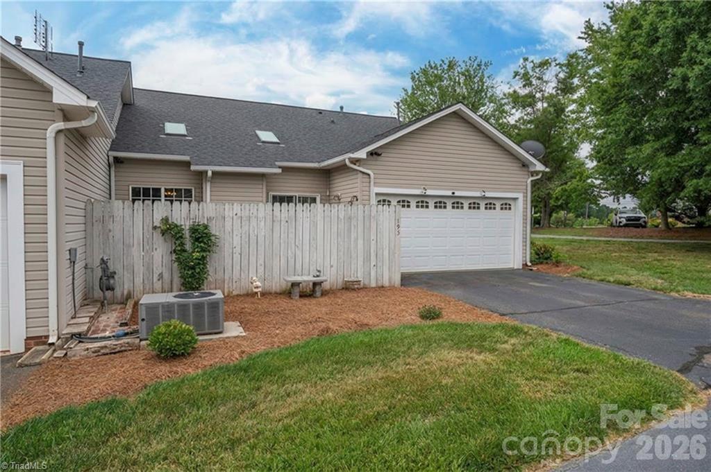 195 Stadium Oaks Drive — Clemmons