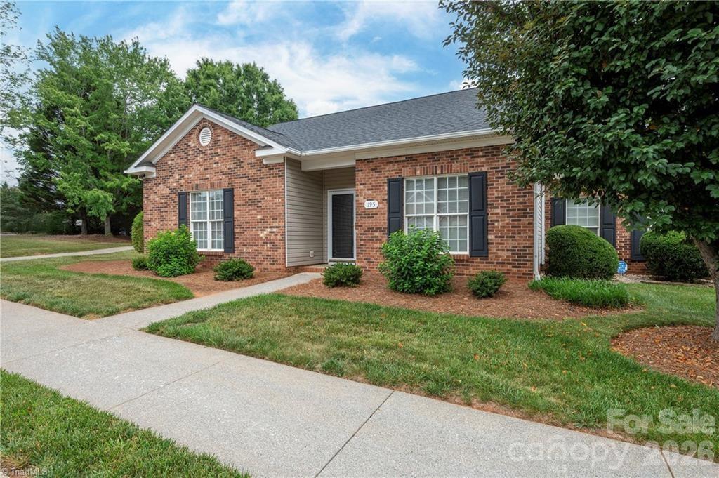 195 Stadium Oaks Drive — Clemmons