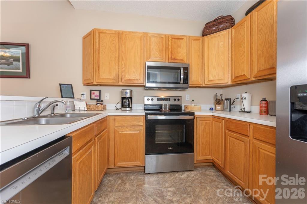 195 Stadium Oaks Drive — Clemmons