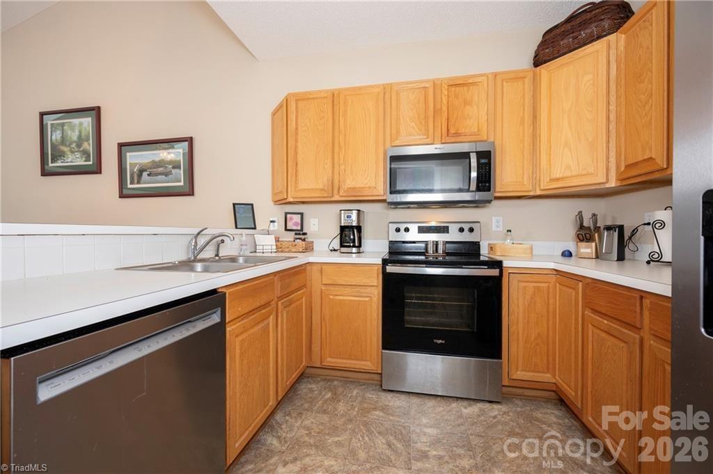 195 Stadium Oaks Drive — Clemmons