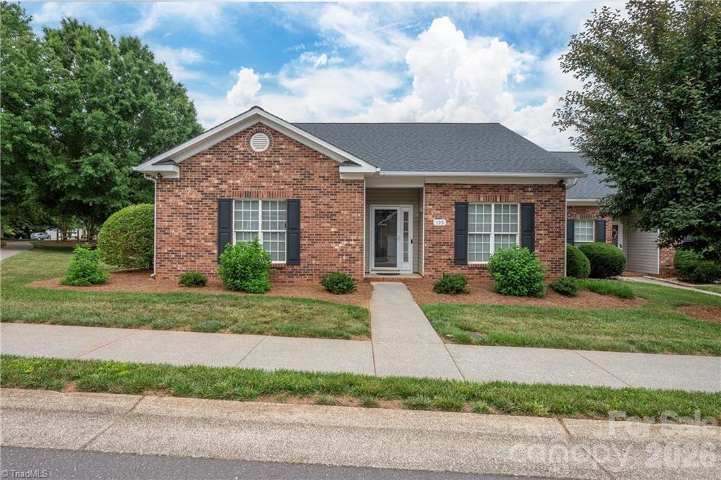 195 Stadium Oaks Drive — Clemmons