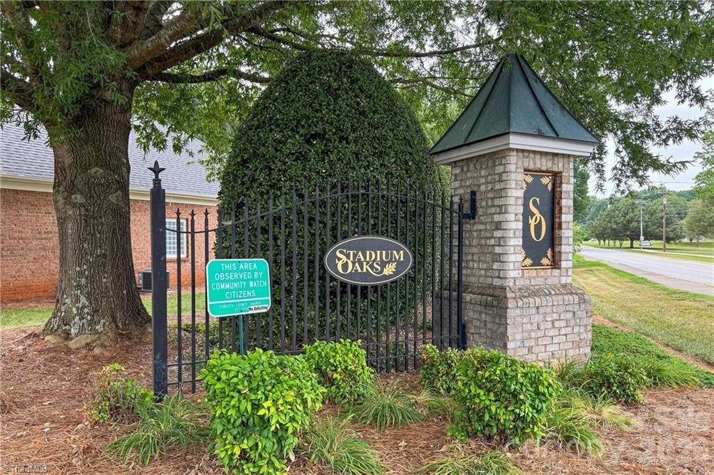 195 Stadium Oaks Drive — Clemmons