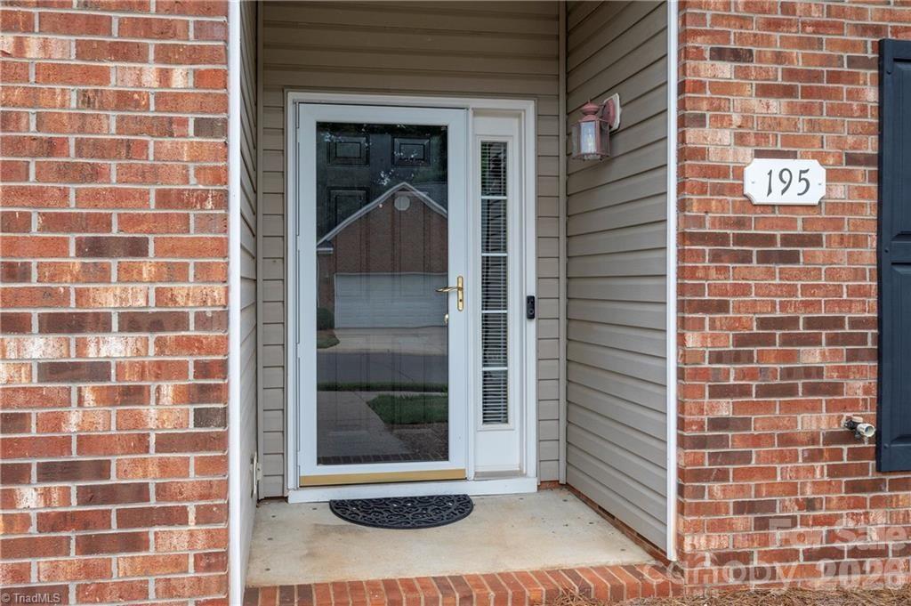 195 Stadium Oaks Drive — Clemmons
