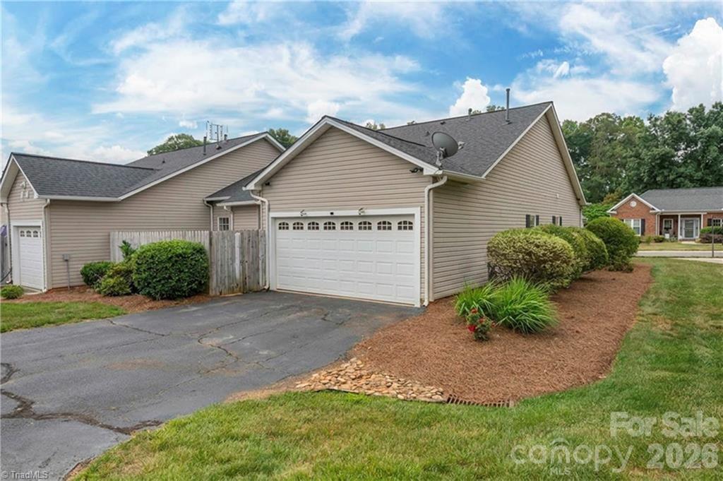 195 Stadium Oaks Drive — Clemmons