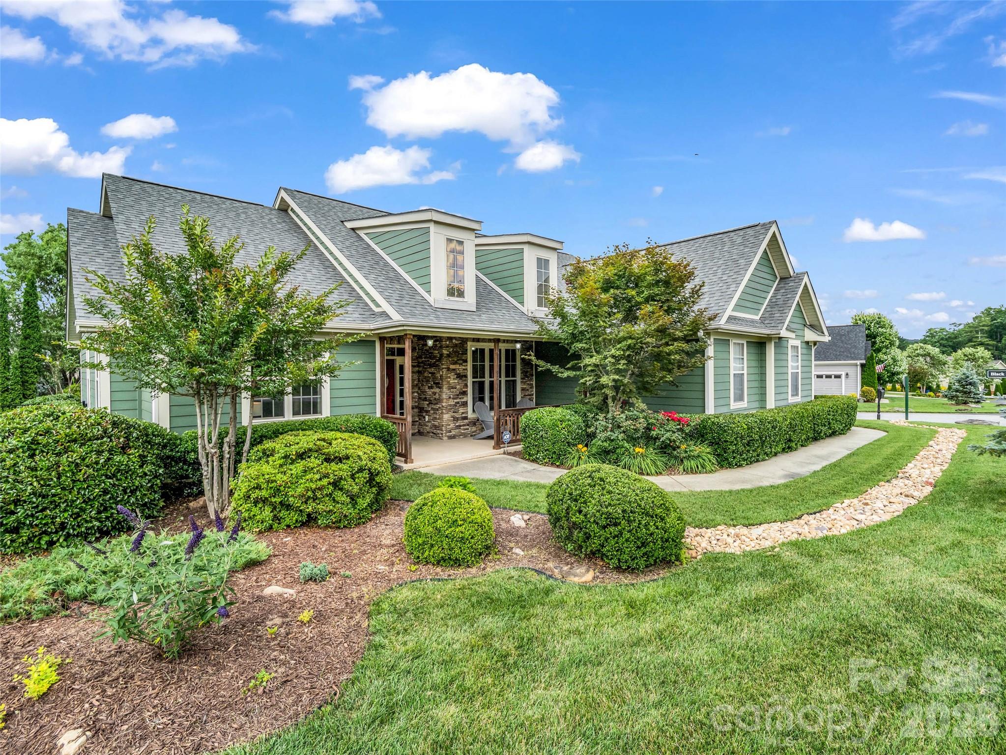 17 Black Iron Lane — Hendersonville