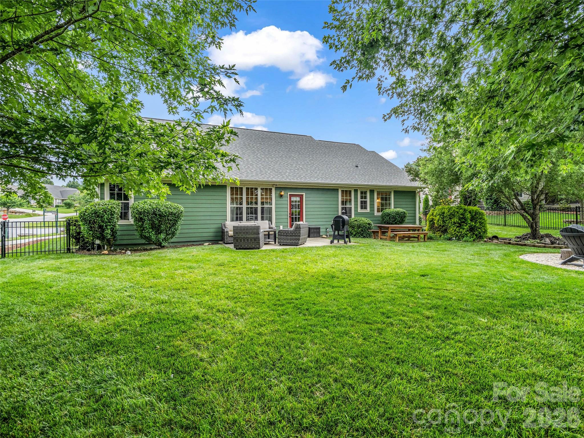 17 Black Iron Lane — Hendersonville